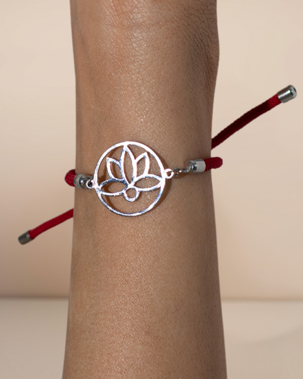 Bransoletka z Kwiatem Lotosu – Srebrny Amulet
