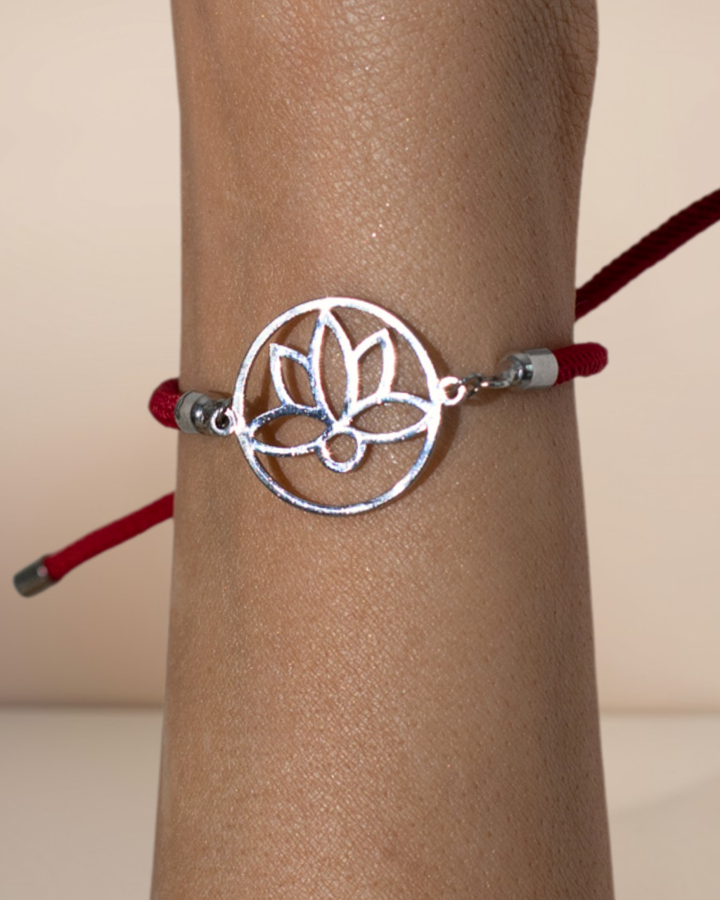 Bransoletka z Kwiatem Lotosu – Srebrny Amulet