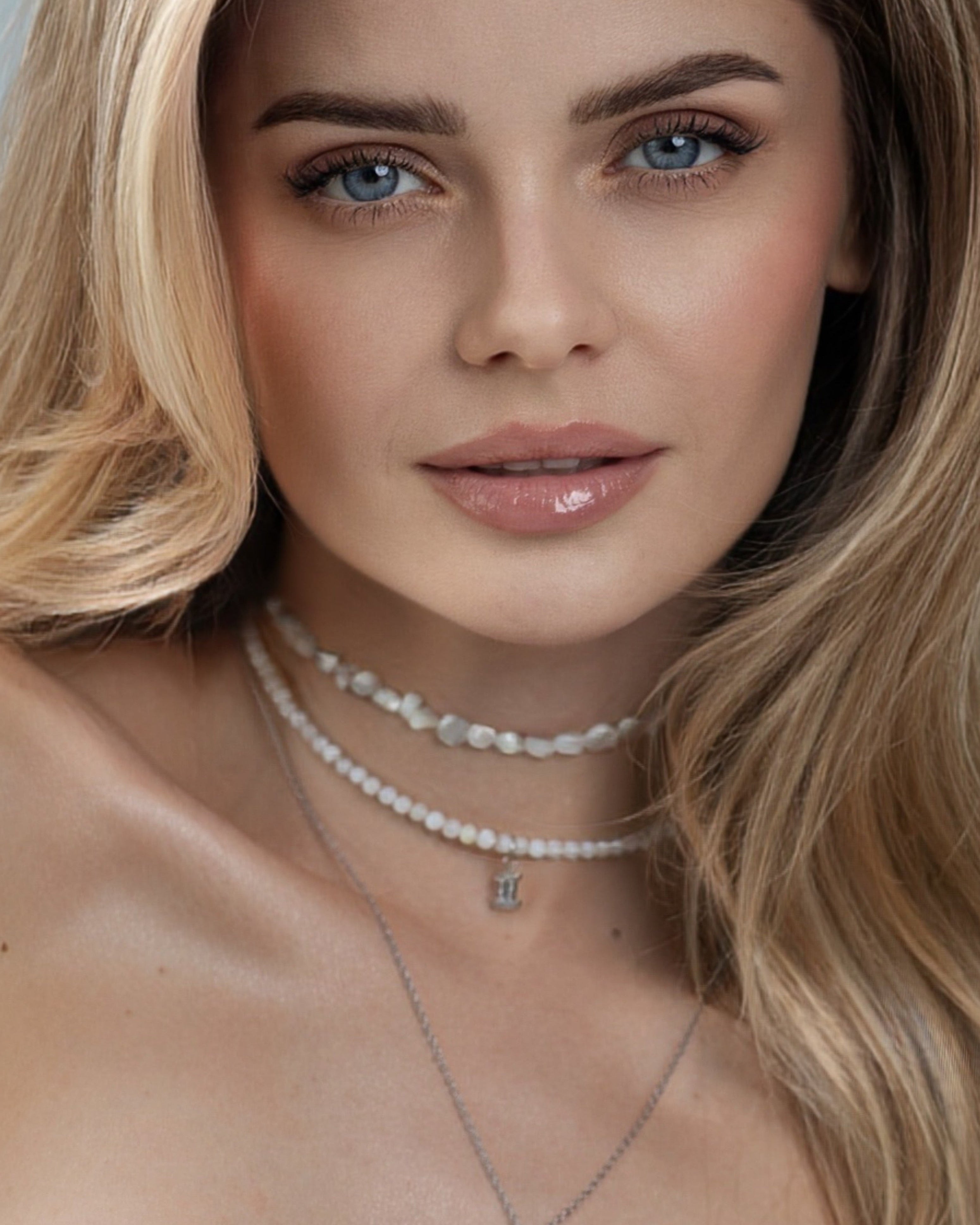 Srebrny Choker Zodiakalny z Kremową Muszlą | Amulet Kobiecej Energii
