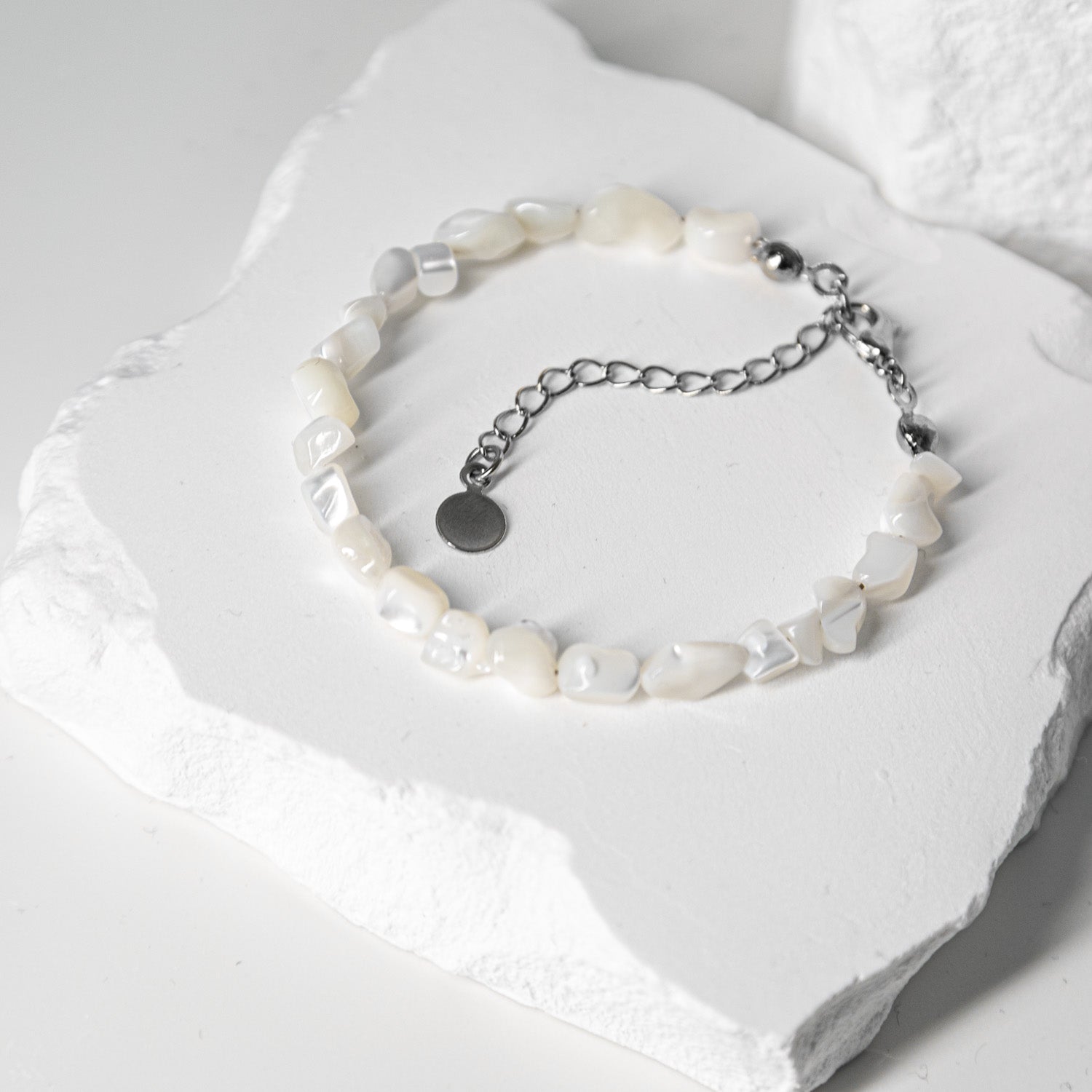 Bransoletka z Kremową Muszlą | Amulet Kobiecej Energii