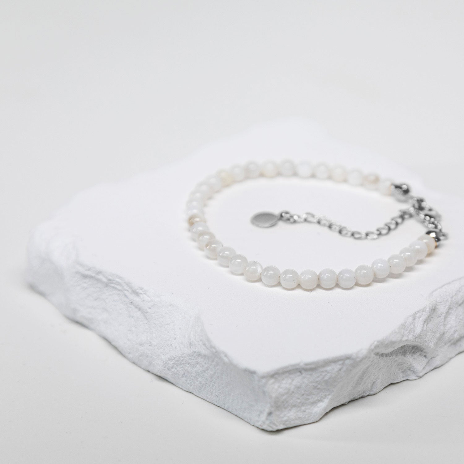 Bransoletka z Kremową Muszlą | Amulet Kobiecej Energii