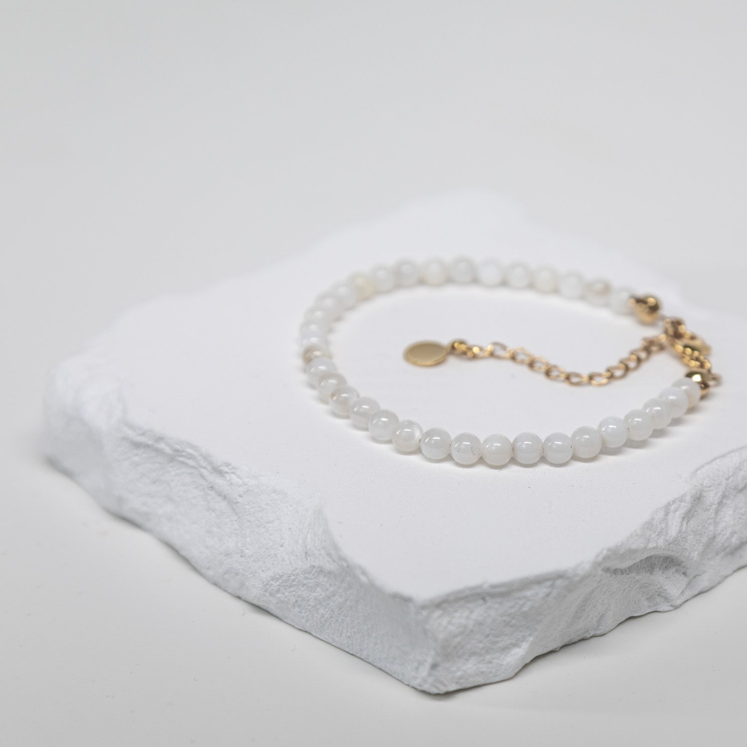 Bransoletka z Kremową Muszlą | Amulet Kobiecej Energii