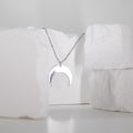 Srebrny Naszyjnik Półksiężyc – Amulet Nocnej Mocy